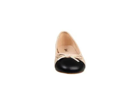 Zapatos casuales Francine para mujer, color beige con negro.