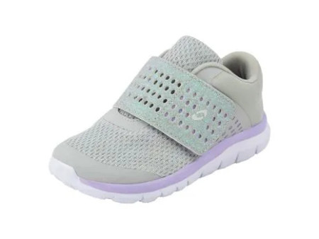 Zapatos deportivos Gusto para niño pequeño, color gris claro.